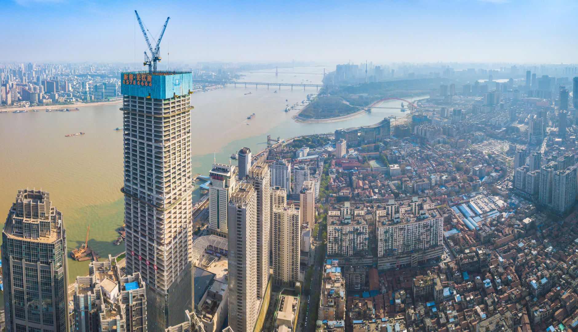汉口滨江第一高楼武汉长江航运中心项目主体封顶
