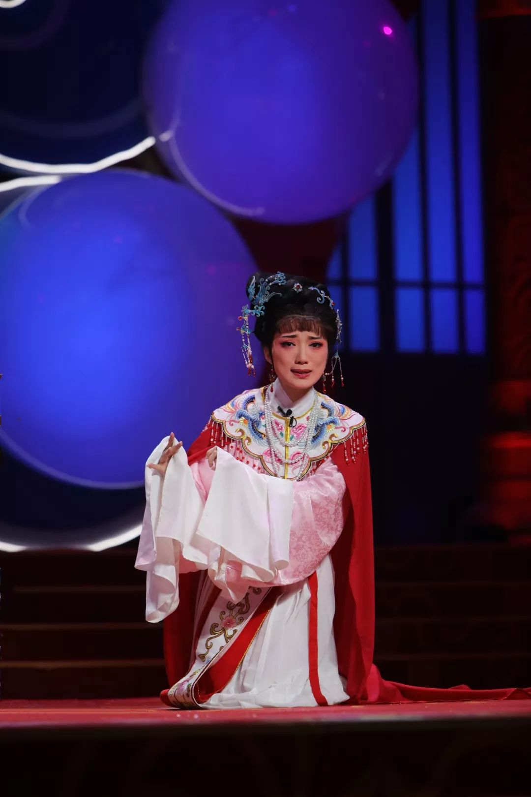 您是否还记得王飞首演京剧《上天台》时演唱中的瑕疵?