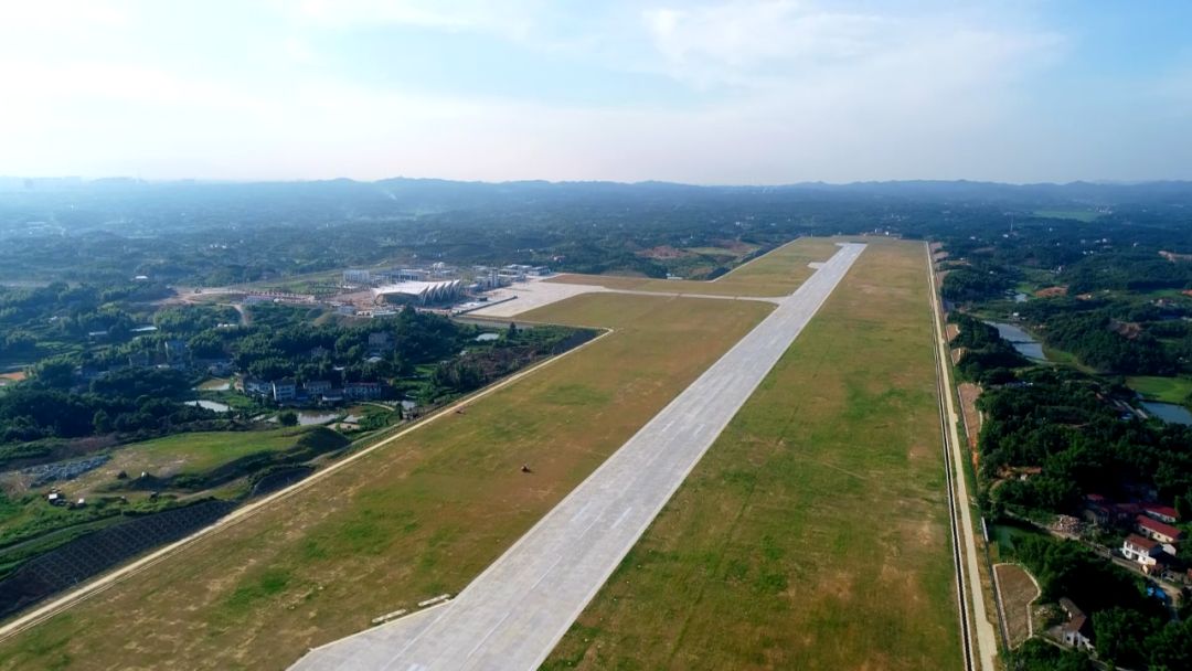 京九高铁,京广铁路沿境而过,是规划中的常岳九铁路,咸韶铁路,武咸城铁