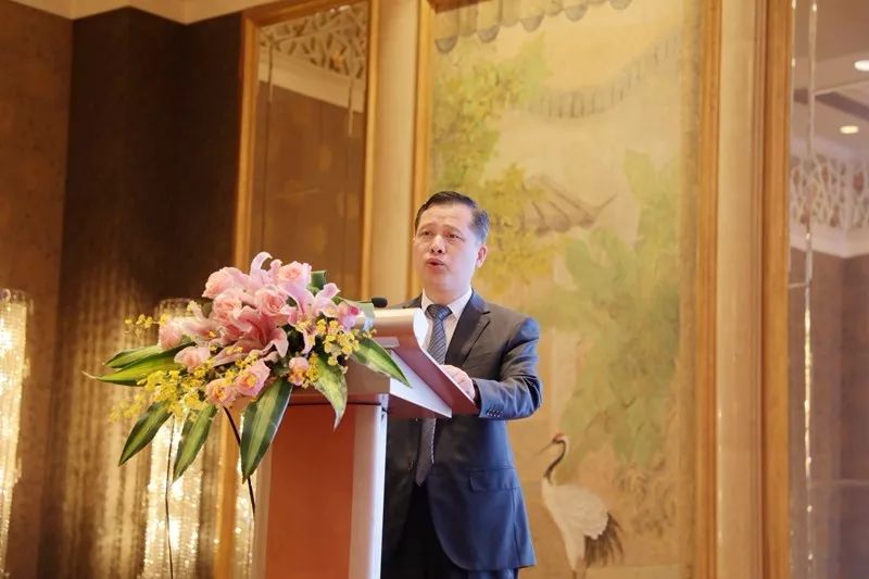 湖北省政府副秘书长管俊宣布启动世界标准日活动并致辞,他提出要通过