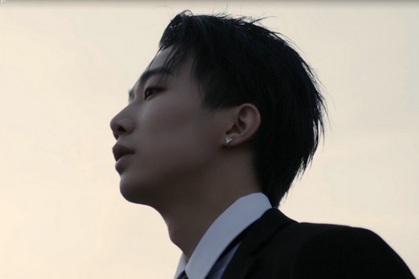 李东山徐圣恩全新mv发布取景沙漠诠释能见度