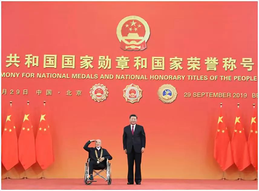 艺术再现了共和国勋章获得者,深藏功名六十多年的老英雄张富清一辈子