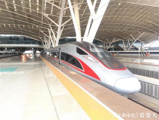 武汉地区复兴号开行范围扩大首次开往西安昆明太原