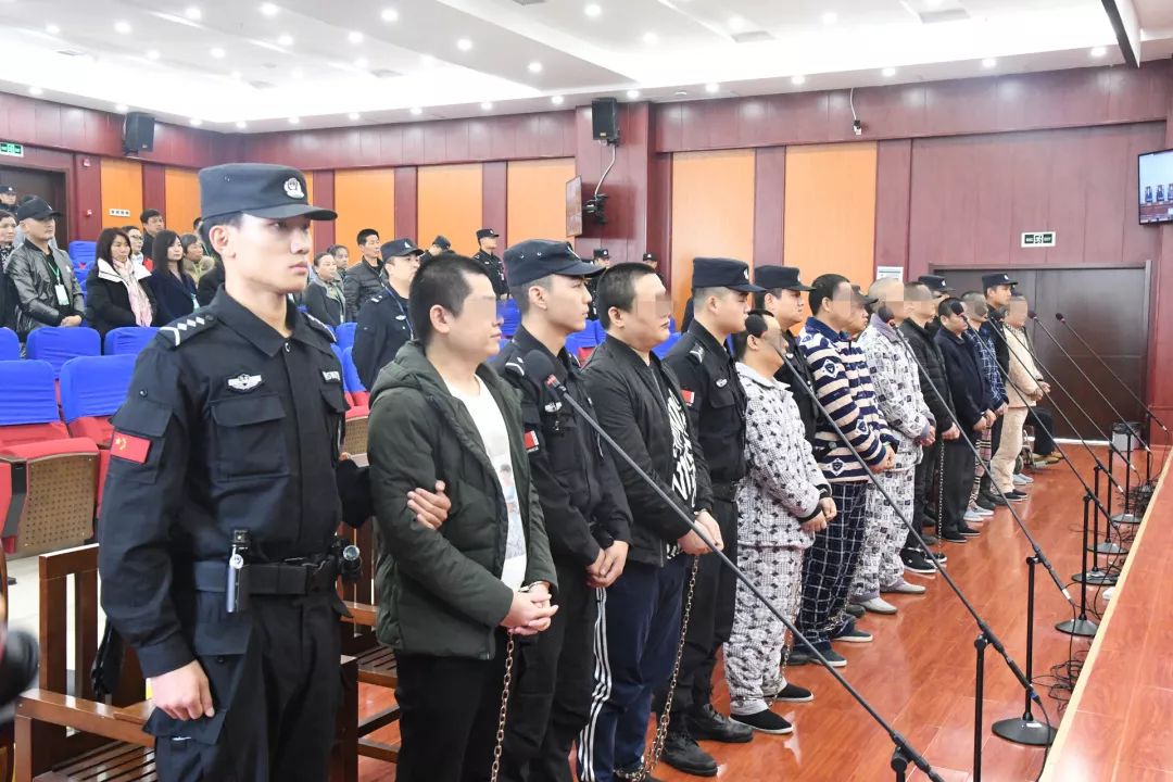 2019年11月22日上午,陈军等11人以涉嫌组织,领导,参加黑社会组织案