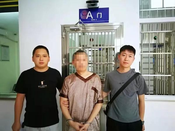 胡某被押解到荊門後,在看守所,他如實供述了犯罪事實.