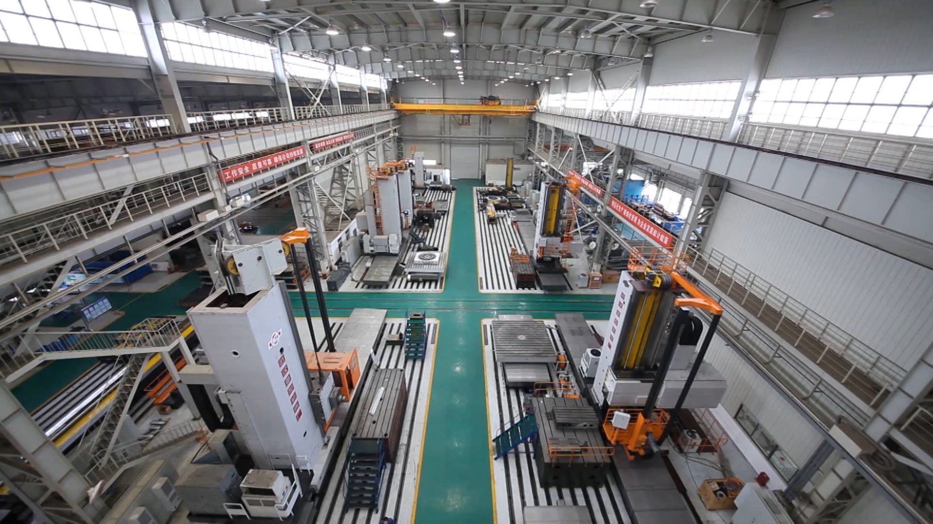 武重集团机床装配生产现场位于武汉东湖新技术开发区的中国兵器工业