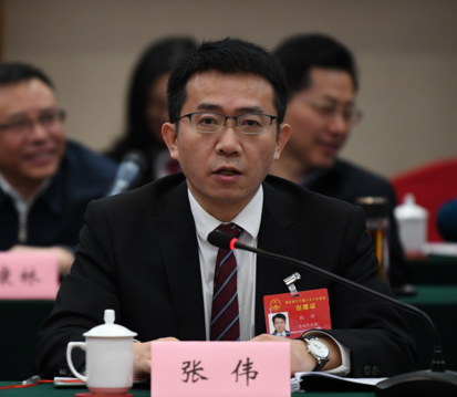 省人大代表张伟扎根基层为地方发展求贤若渴两会建言为人才流动奔走