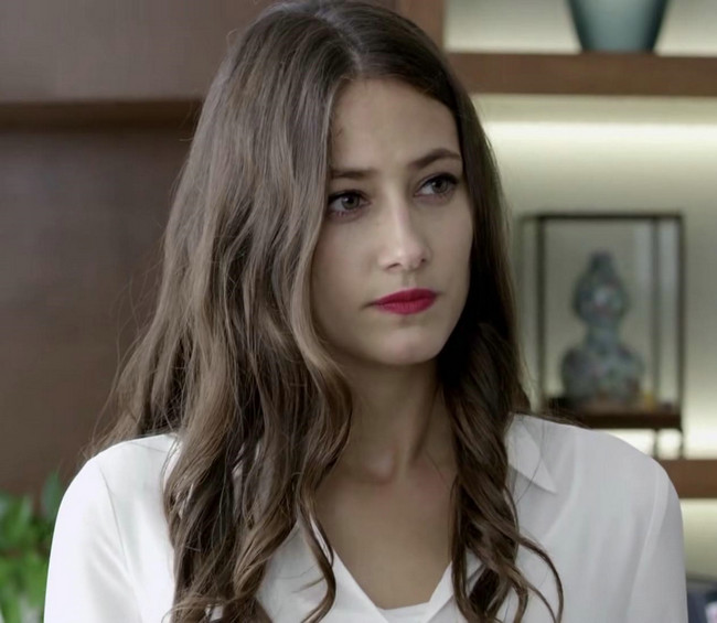 电视剧走火热播欧丽娅首触灰色人物