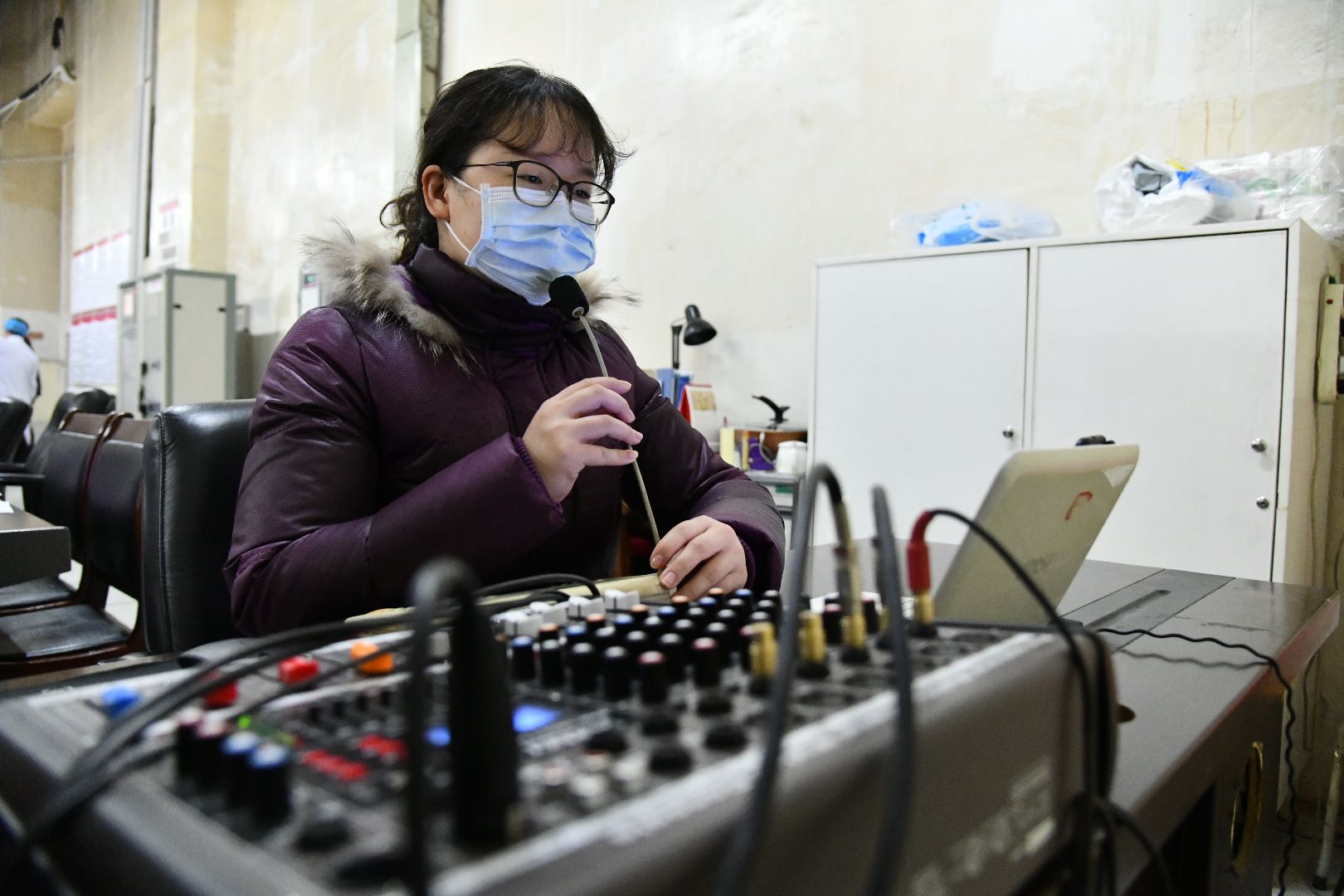 全力救治丨江汉方舱医院广播台日前开播