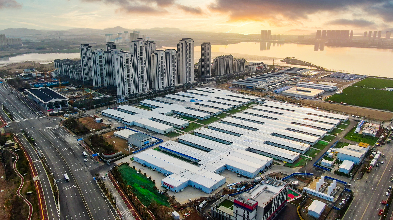 热血鏖战雷神山 奋勇保卫大武汉——武汉雷神山医院建设纪实