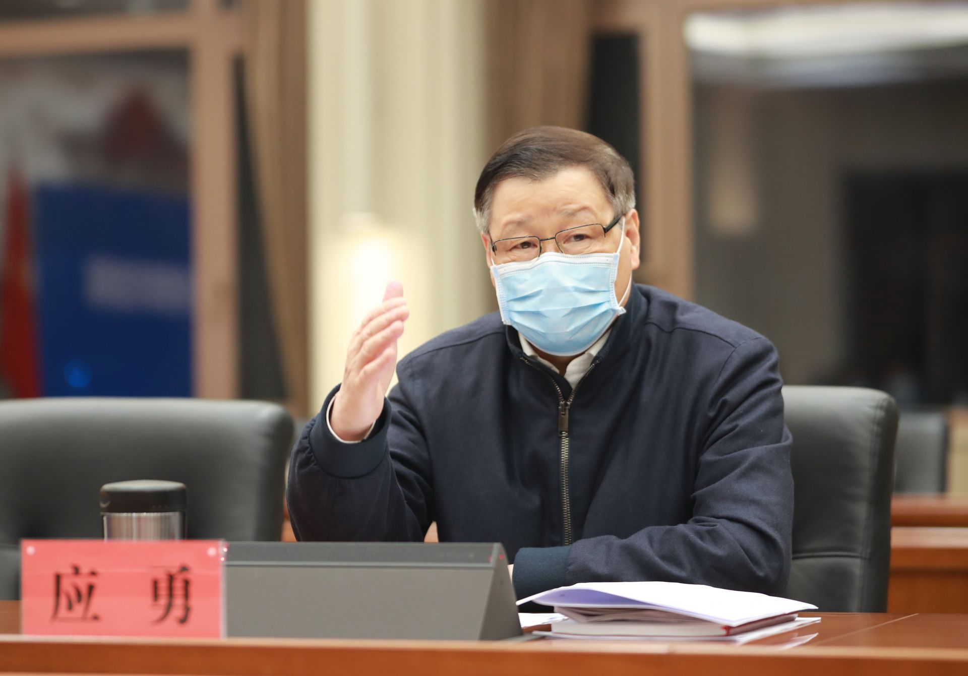v视|应勇在武汉市调研疫情防控工作 慎终如始 保持定力 蹄疾步稳 巩固