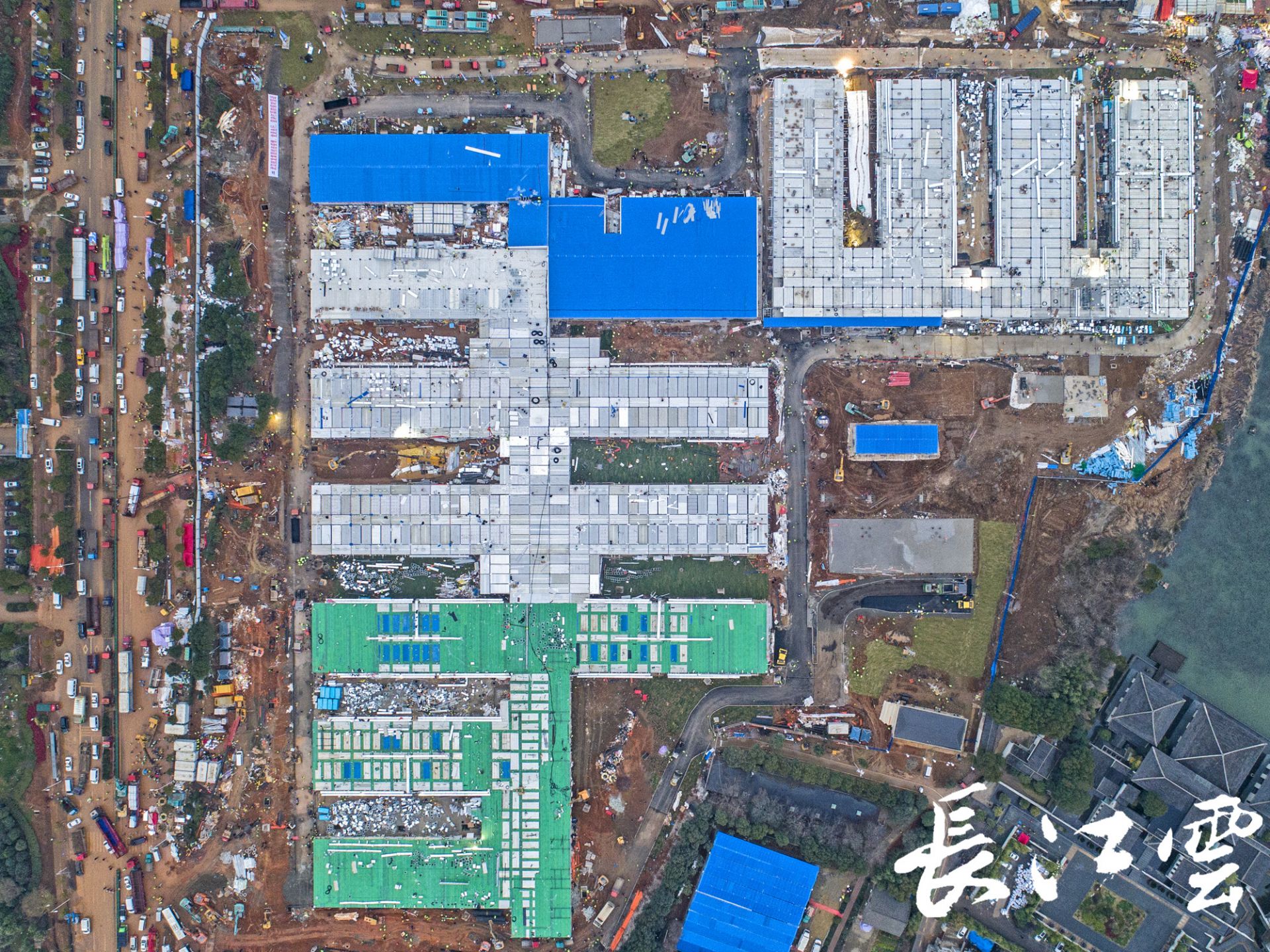 24日除夕,完成場平;1月25日,正式開工……2月2日,火神山醫院交付使用