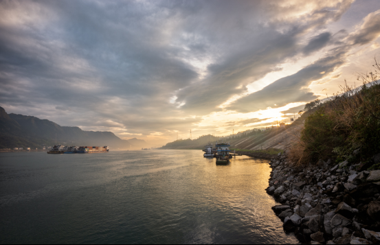 三峡水库去冬今春已累计向下游补水超100亿立方米全力支援长江中下游