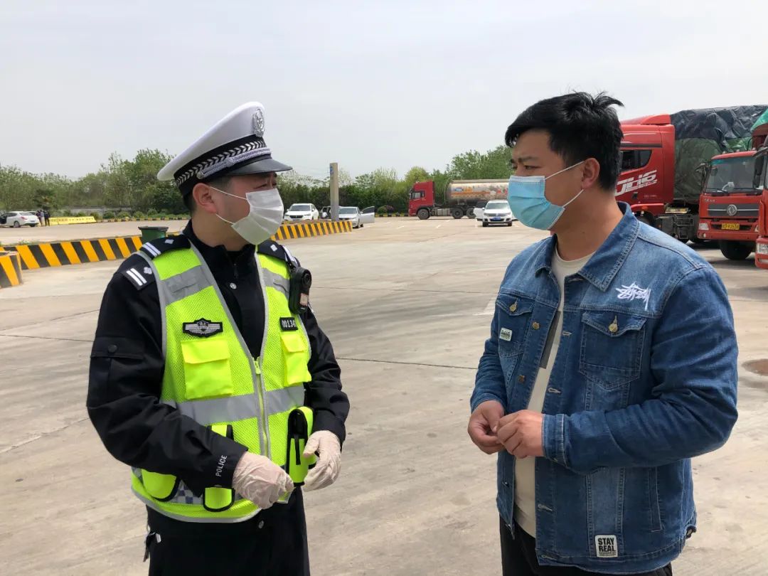 湖北高速警察放大招守护复工复产安全路