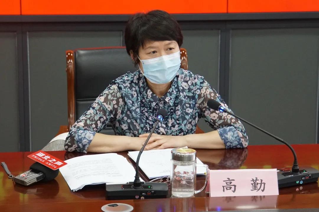 疫情期间支援湖北省红十字会抗疫工作的各行业社会志愿者代表参加.