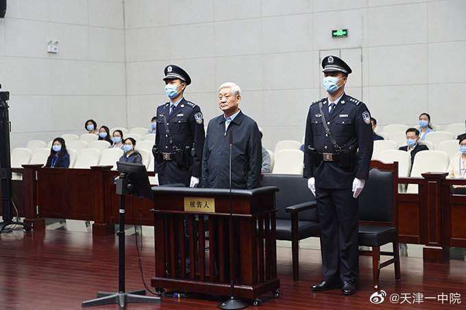 中共陕西省委副书记,代省长,省长,中共陕西省委书记等职务上的崩