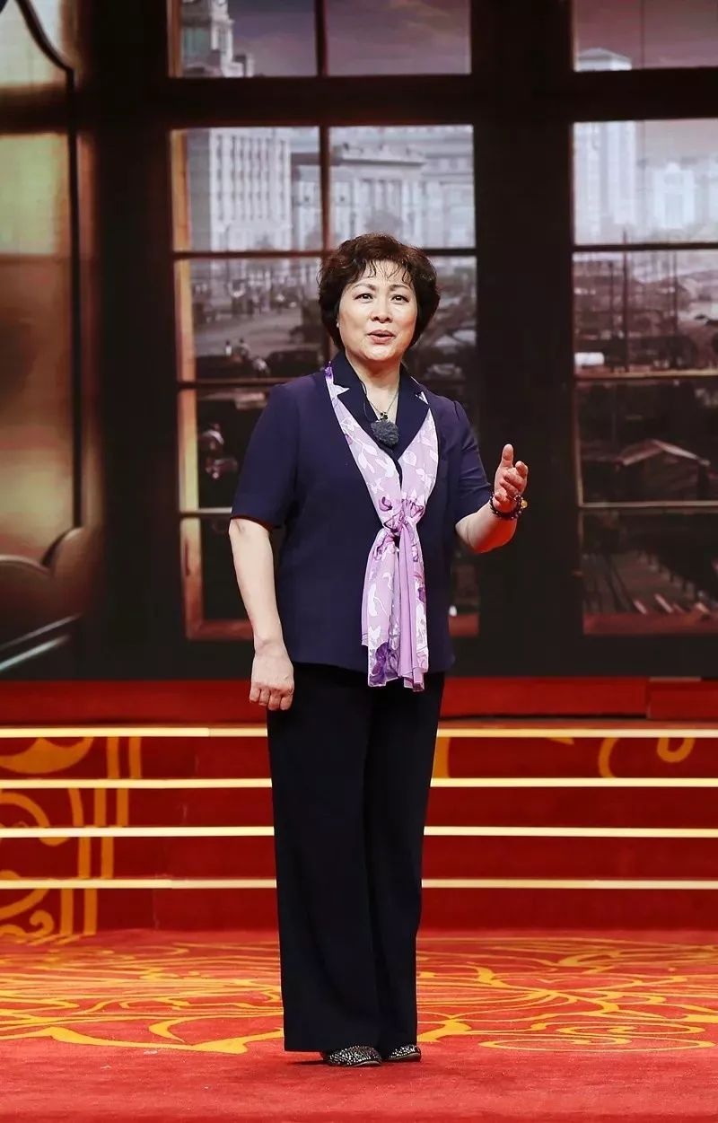 著名沪剧表演艺术家马莉莉在《戏码头》演绎沪剧《日出》选段11,花鼓