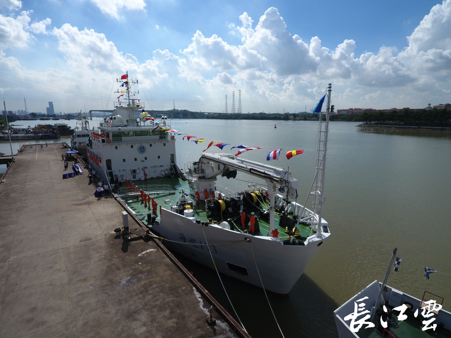 武船造大型航标船海巡173轮正式列编将值守粤港澳大湾区