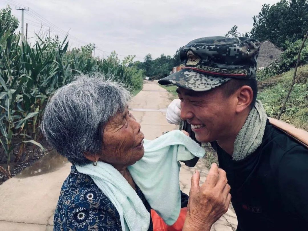 这,是最浓的军民鱼水情!
