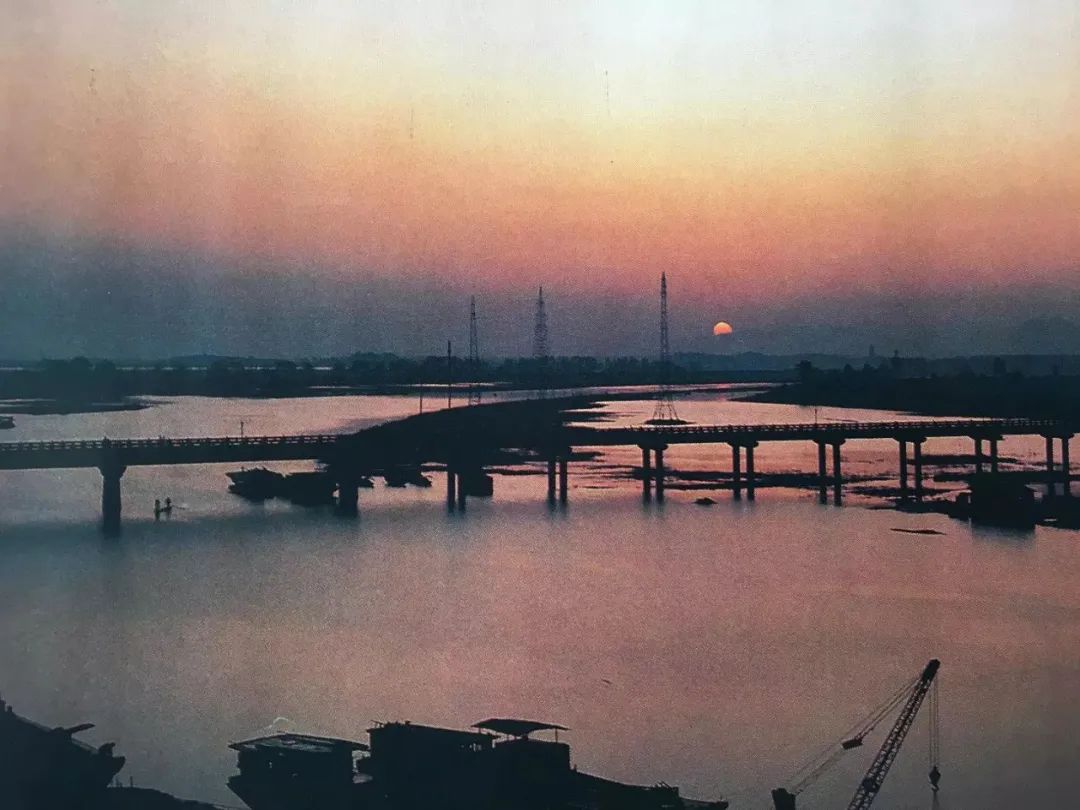 今昔对比来一同感受黄石这座城市的变迁一组老照片黄石砥砺奋进,迎来