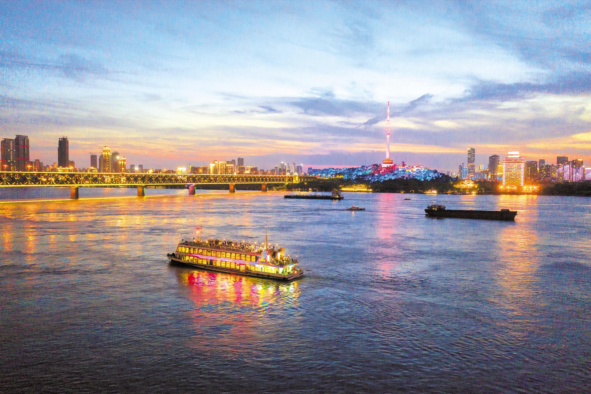 武汉两江游览游船复航