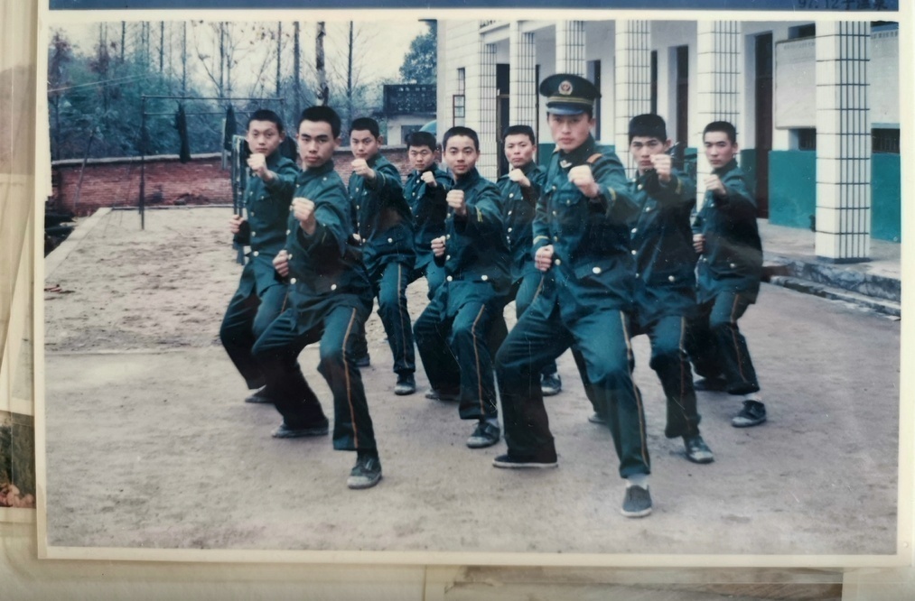97式武警军装图片
