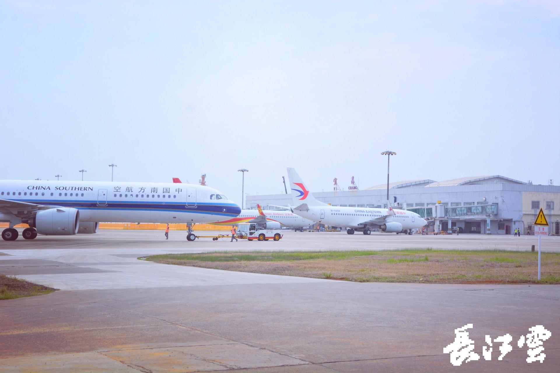 宜昌三峡机场主动出击,积极拓展航空市场,截至目前共有15家航空公司执