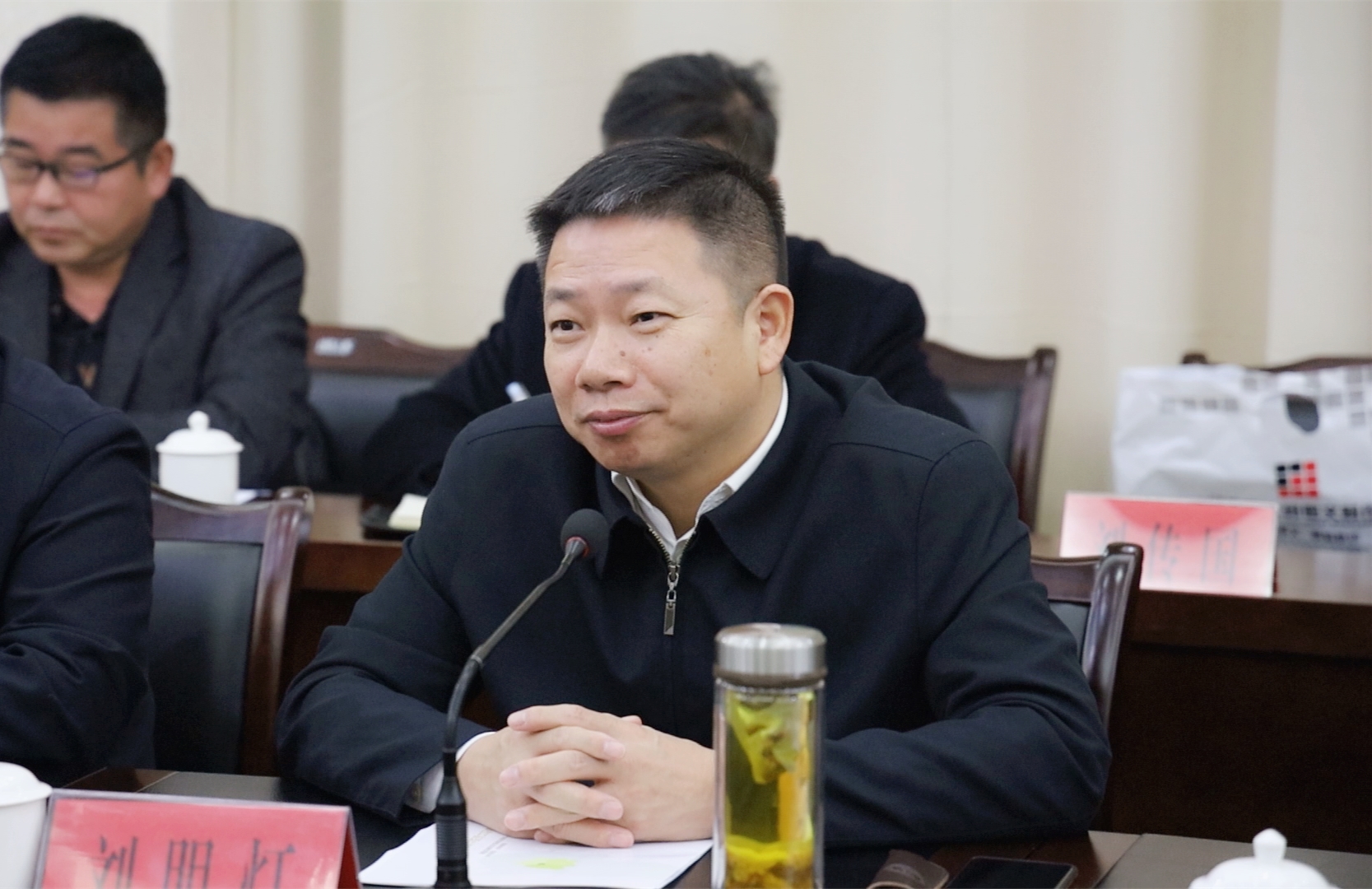 刘明灯率队赴修水考察洽谈通修高速建设工作