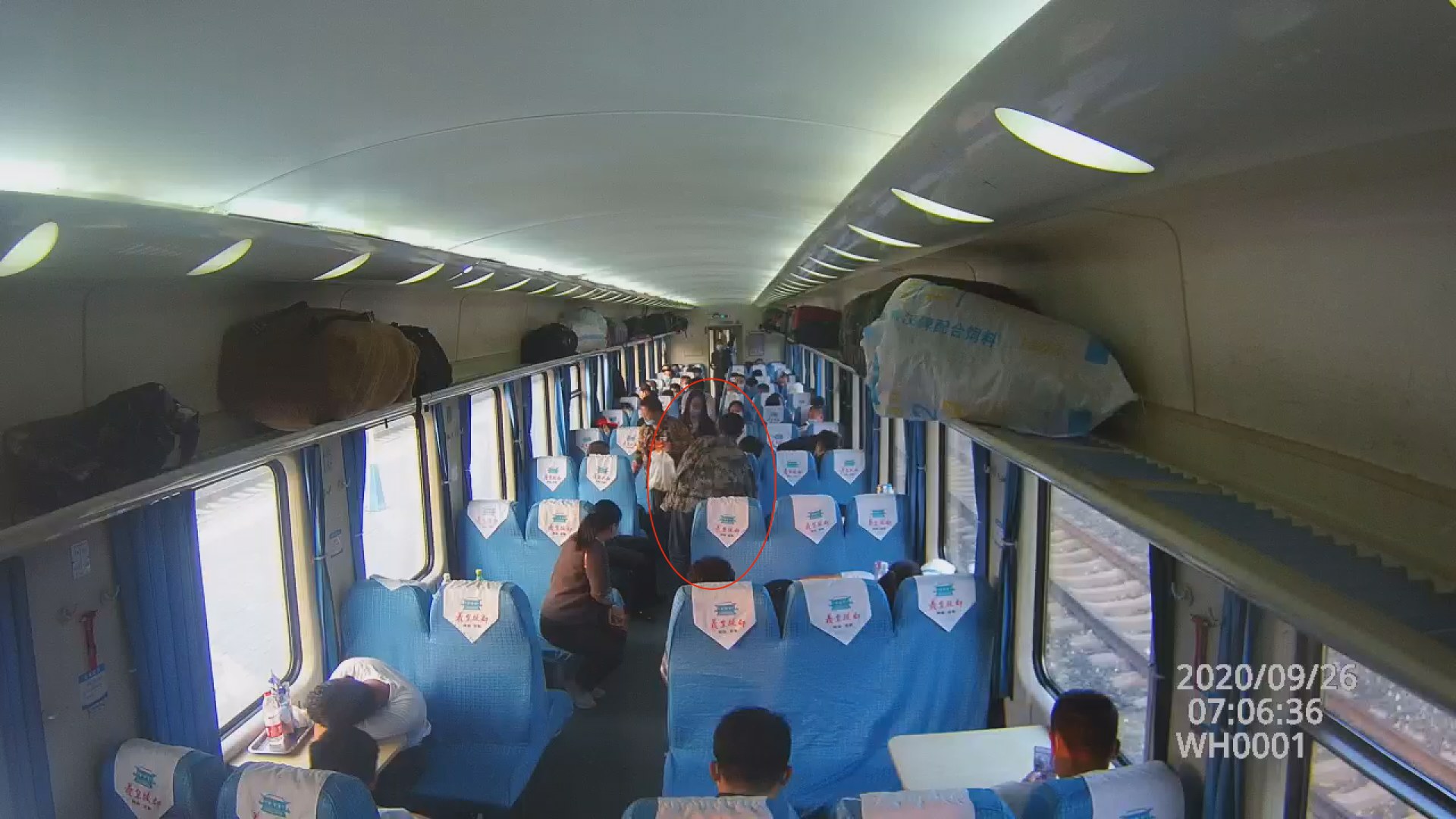 旅客熟睡手机随意乱放男子见财起意偷盗被刑拘