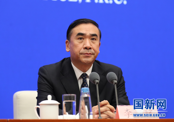 国家卫生健康委副主任李斌(刘健 摄)11月12日,国务院联防联控机制举行