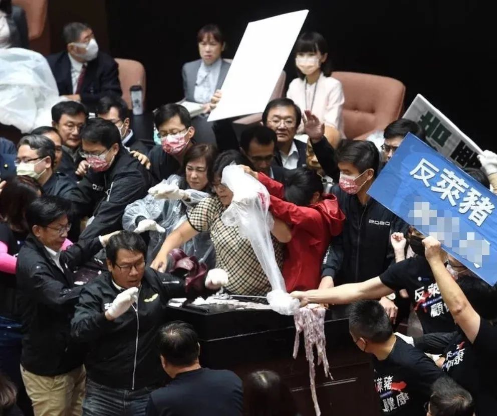 特朗普大船离港蔡英文将何去何从