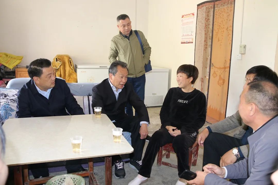 省市场监管局副局长詹永杰到孟垅村看变化