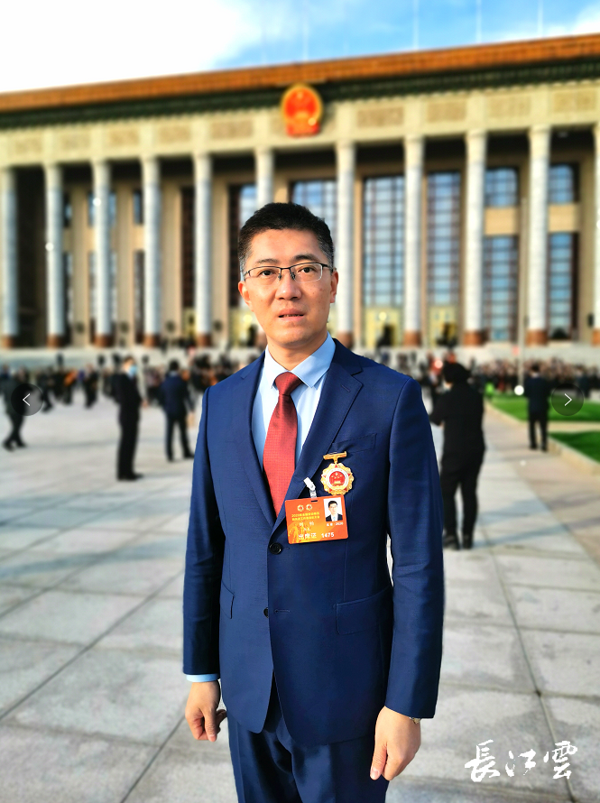 全国劳模刘畅做一名热心公益事业维护弱势群体权益的好律师