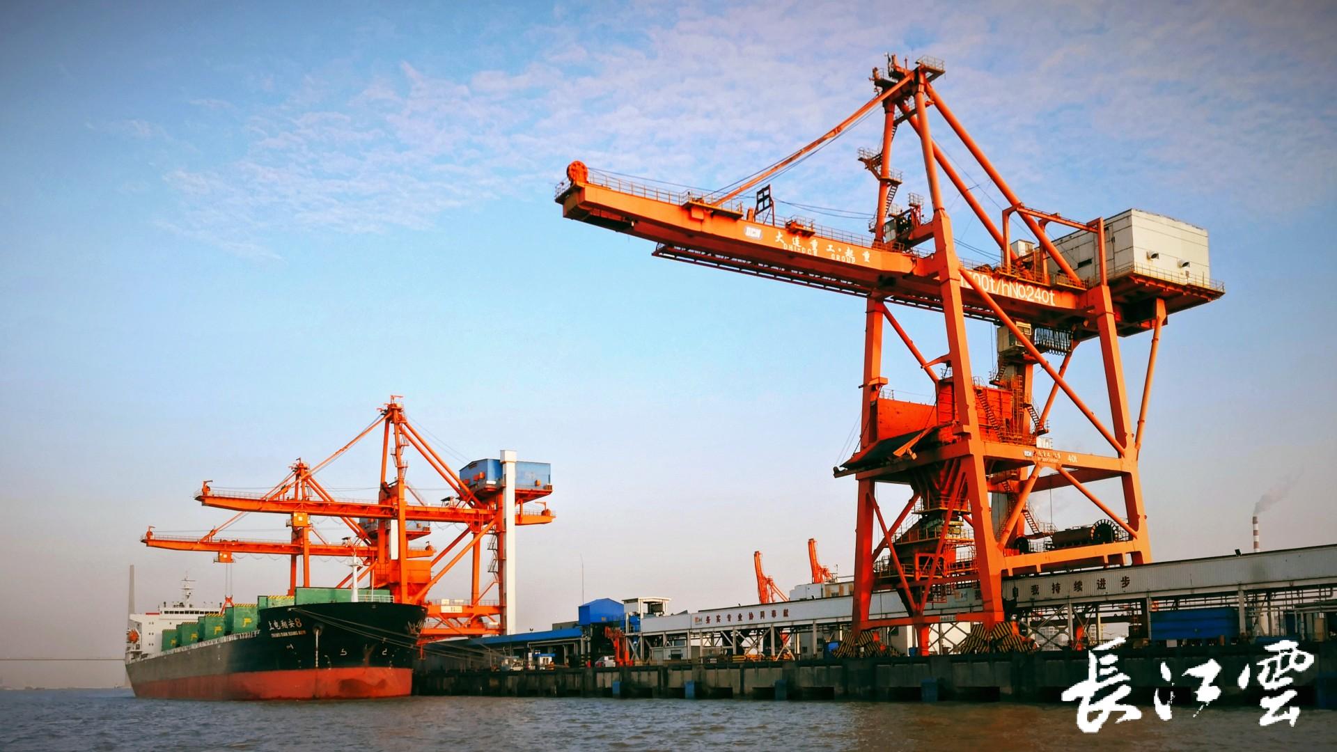 并在长江经济带所有港口全面推广,形成了数字监管,线上服务和多部门