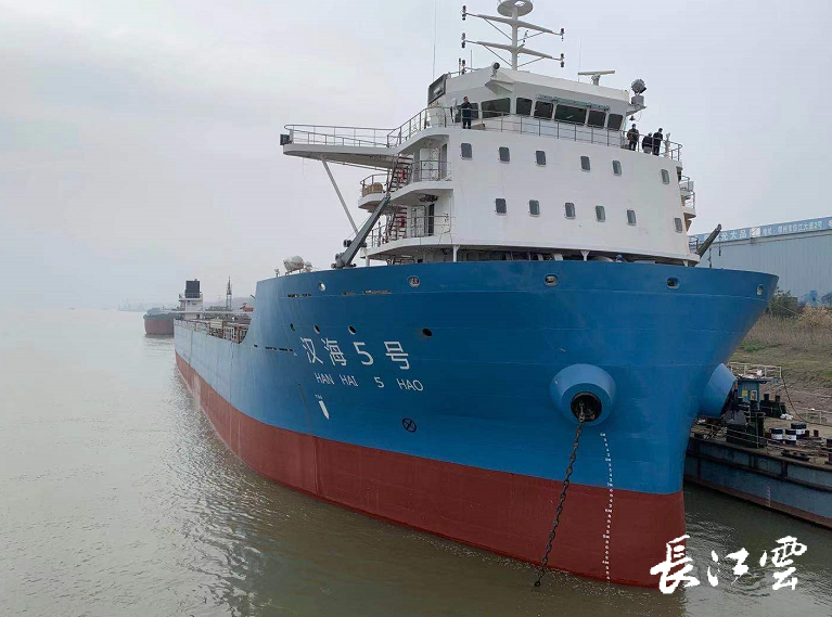 江船出海!长江航运版新"航母"今日试水!