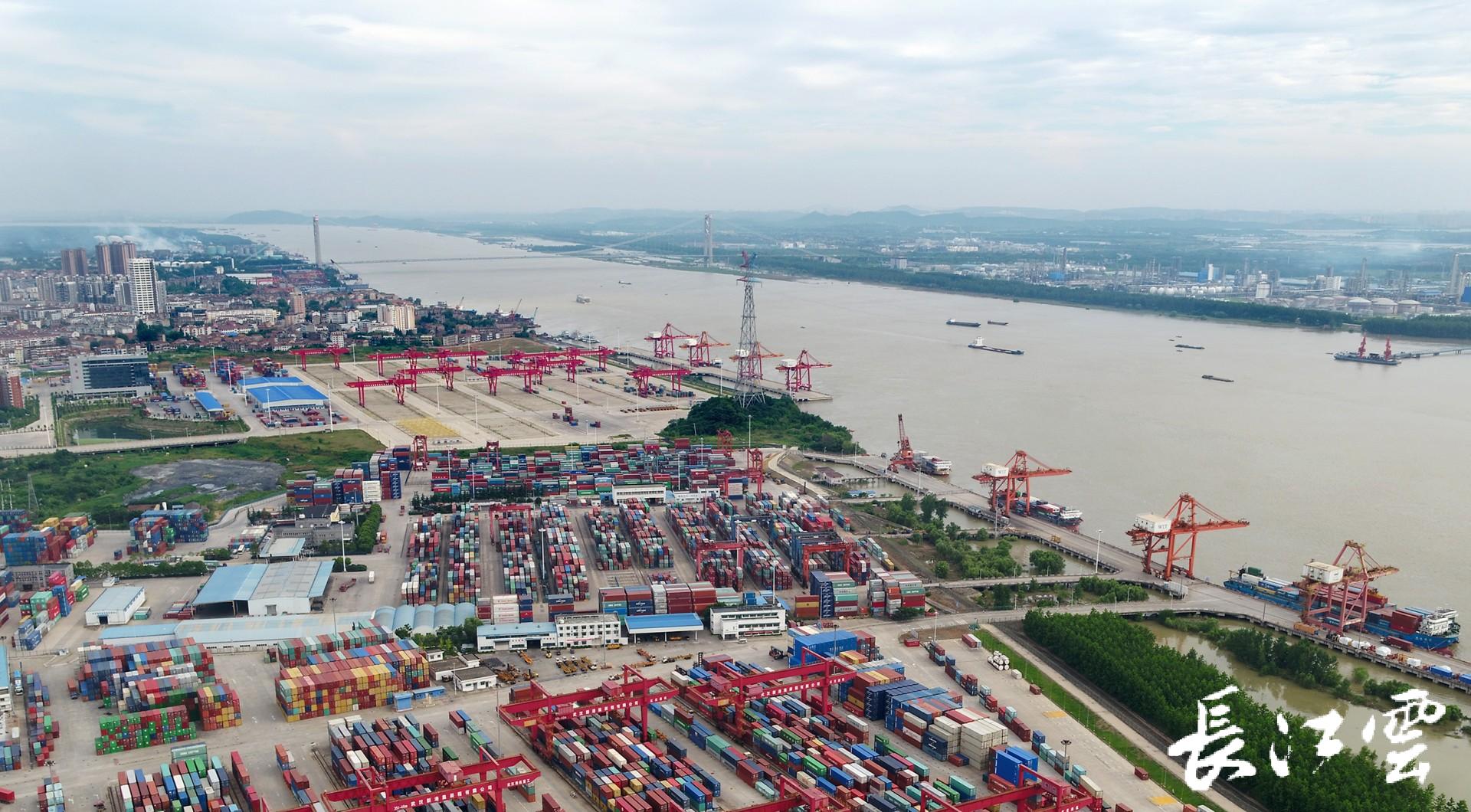 长江口南槽一期工程交工试运行,长江口在现有12.