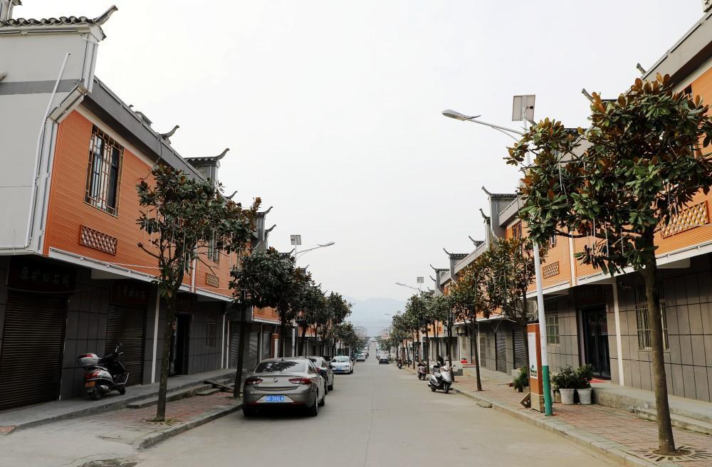 竹山宝丰镇打造绿松石产业一条街