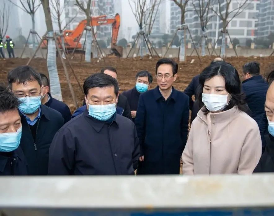 汪祥旺刘洁察看项目施工现场,了解工程进度,强调高新大道是光谷创新