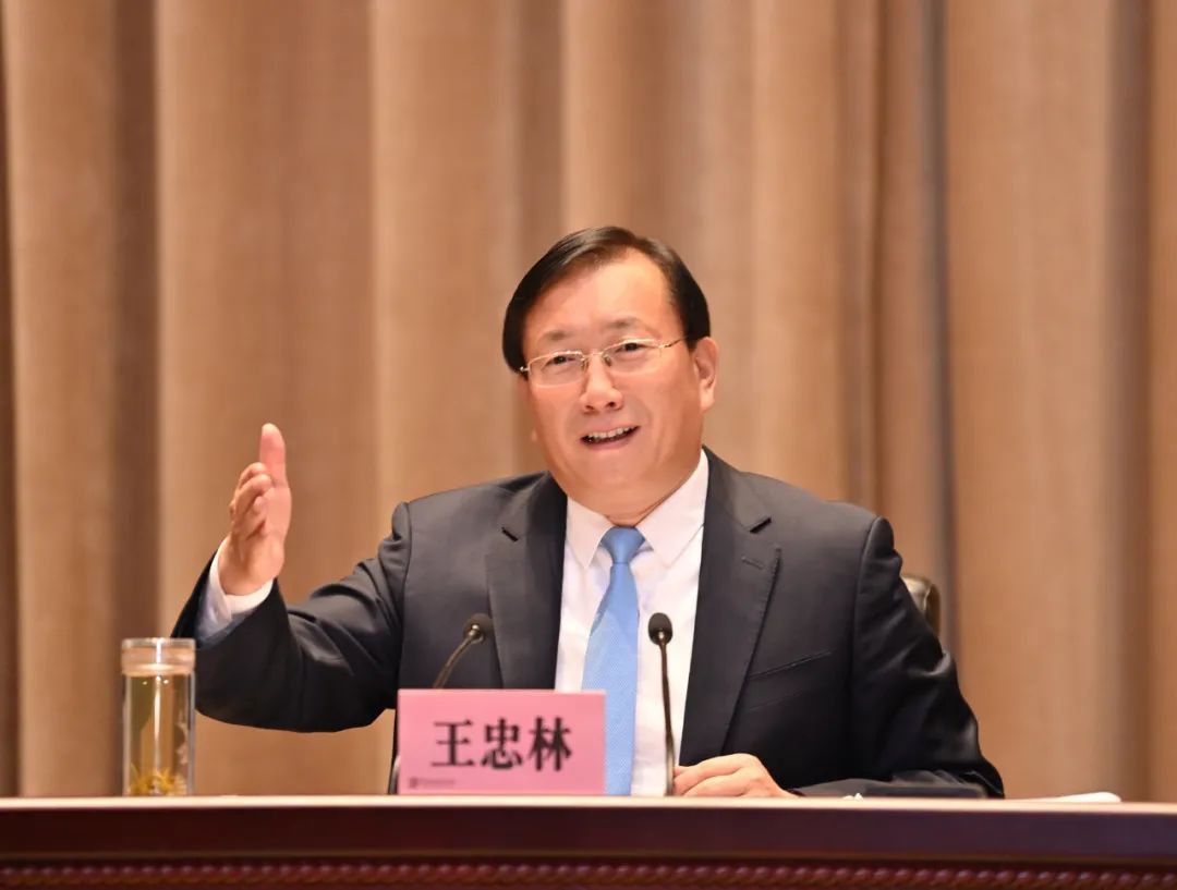 武汉发起"五个中心"建设动员令,光谷获评立功单位并作表态发言_长江云