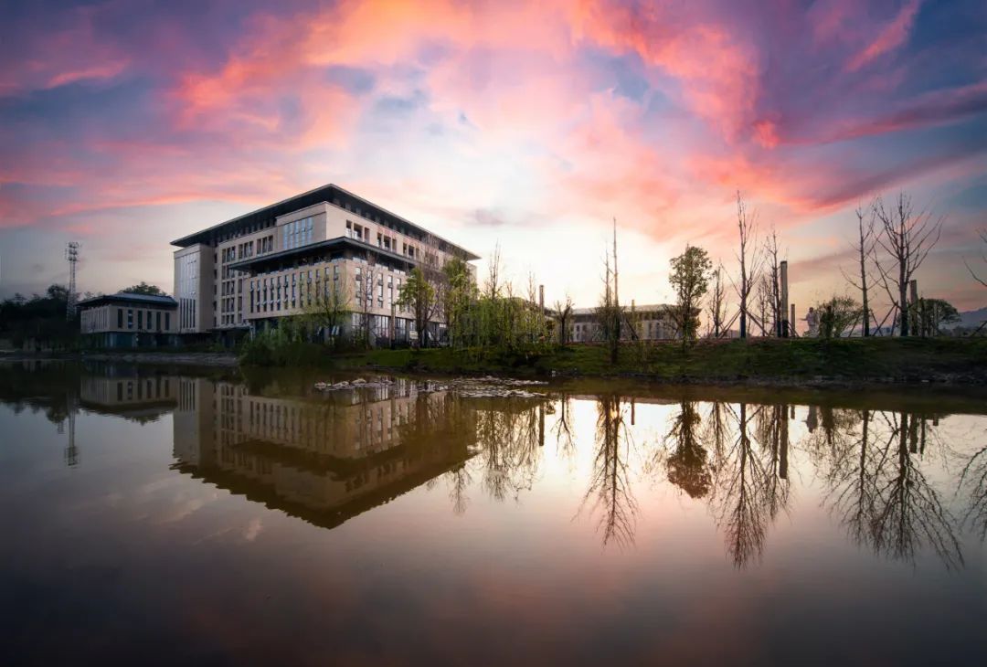 你好,湖北恩施学院!再见,湖北民族大学科技学院!