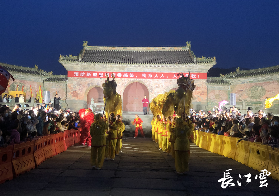 湖北武当山精彩活动不停歇二月二庙会夜场持续炸街