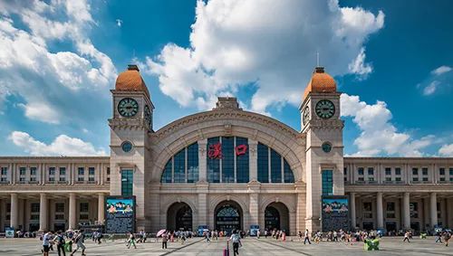 火车站谢幕退出历史舞台记者了解到,下一步,汉口滨江商务区管委会将