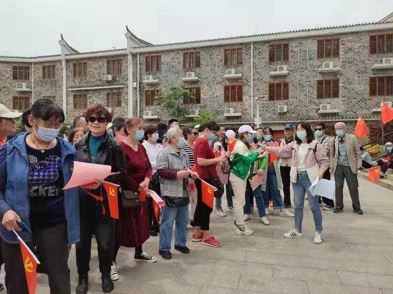 67走进红色基地传承革命精神