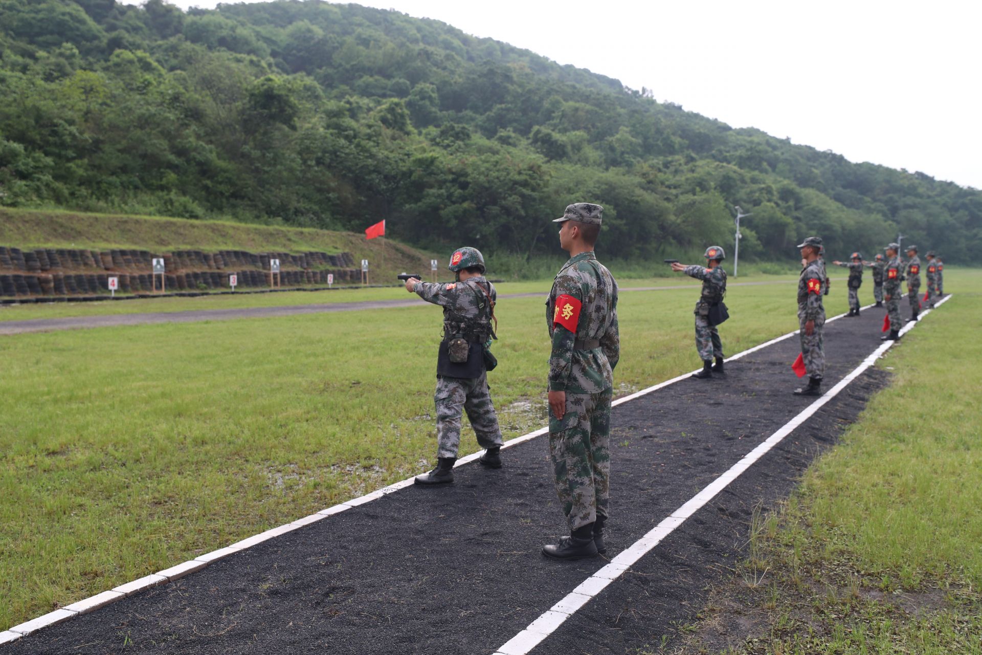 湖北省军区开展合成参谋暨民兵教练员比武活动以赛促训练挖掘培养骨干