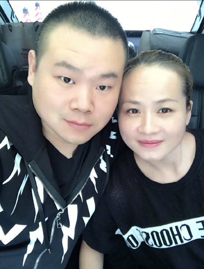 36岁生日岳云鹏老婆没找到合影错过卡点庆生互相表白让人羡慕
