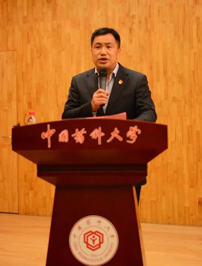 我校副校长于广琮,校党委学工部,研工部部长杜文清,校党委组织部副