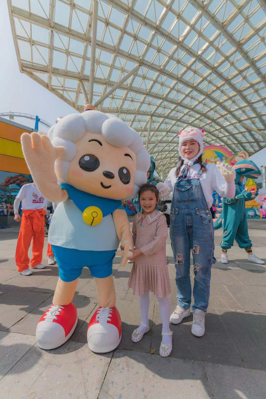 全园ip欢乐放送35万人见证欢乐谷全明星儿童节盛大开幕