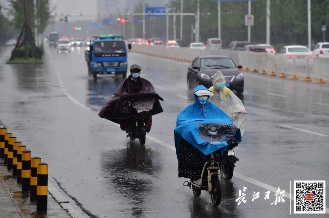 武汉雷暴大风图片