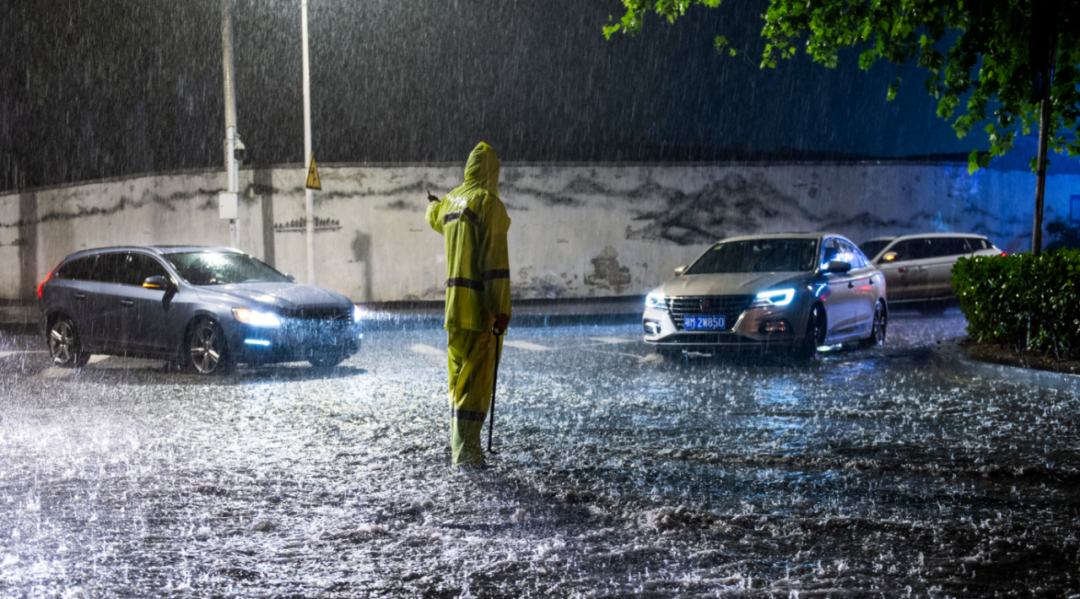暴雨 8级阵风 雷电_长江云 - 湖北网络广播电视台官方网站