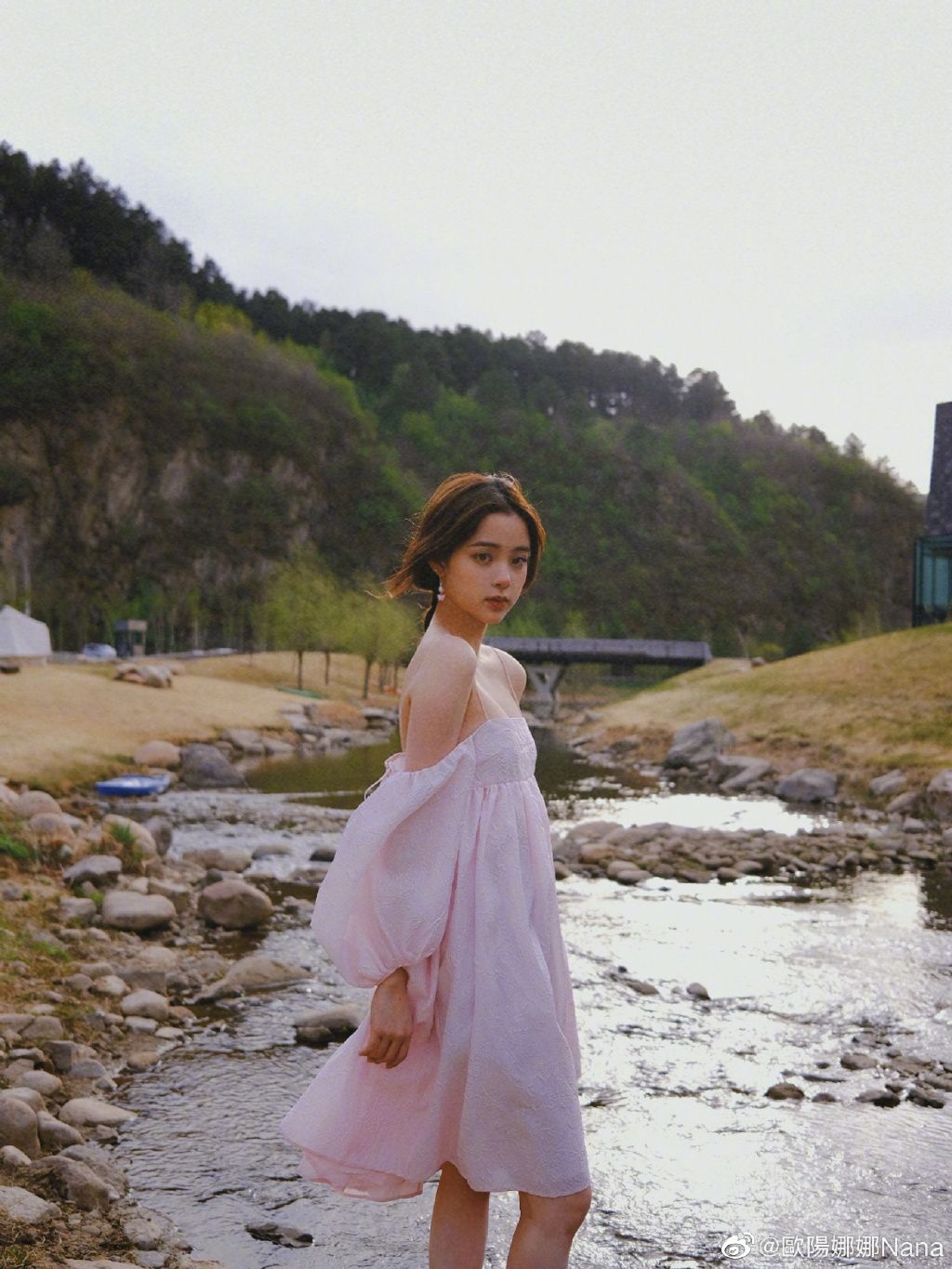 欧阳娜娜21岁生日写真曝光甜美纯净宛如小仙女